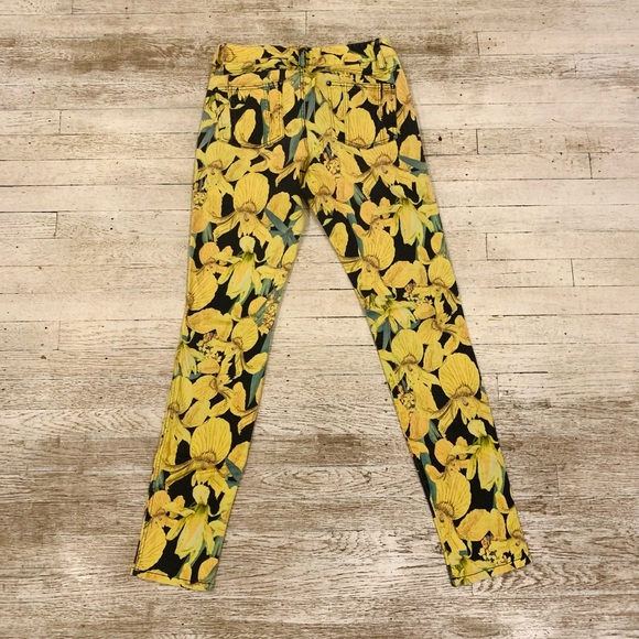 Alice + Olivia Skinny Leg Jeans Black & Yellow Floral Print - Picture 4 of 6